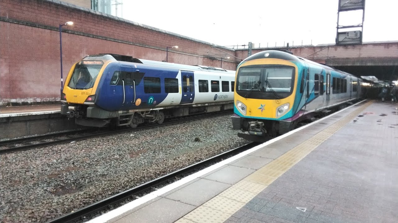 Trains at: Manchester Airport | 06/12/2025