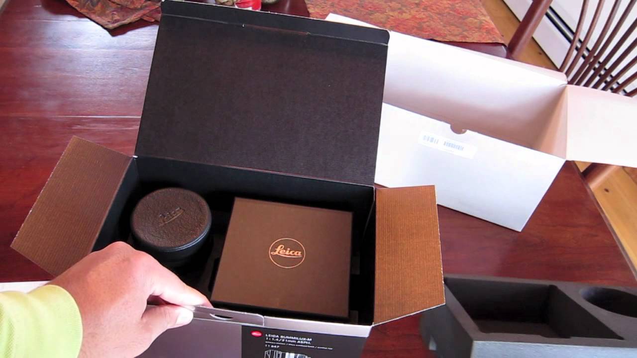Leica 21mm f1.4 asph Summilux wide angle lens unboxing