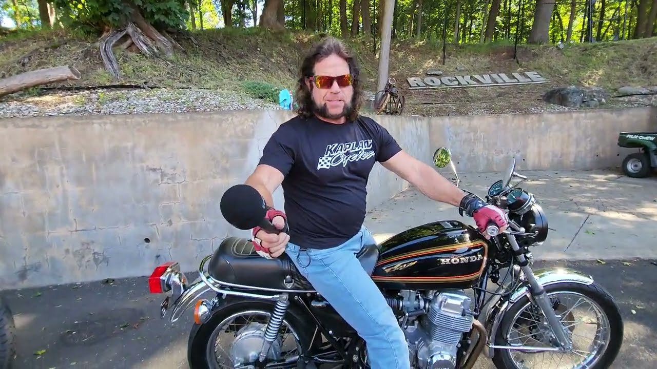 Этот классический Honda CB750K Four 1978 года звучит невероятно!