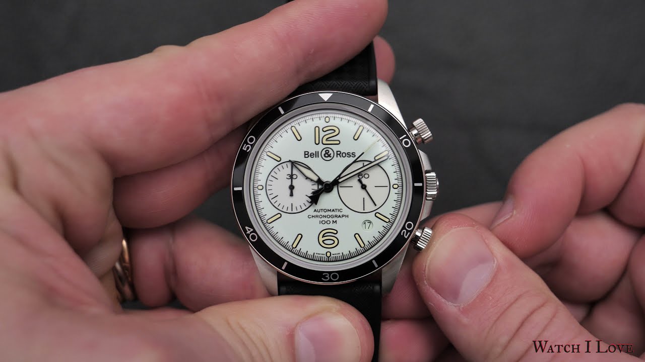 Bell & Ross VINTAGE BR V2 94 FULL LUM hands-on