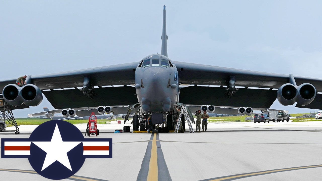 ВВС США. Стратегические бомбардировщики B-52H Stratofortress на базе ВВС Андерсен, Гуам.