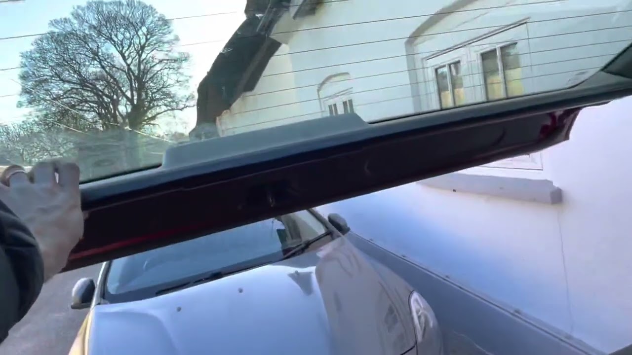 Range Rover P38 - Releasing Stuck Tailgate