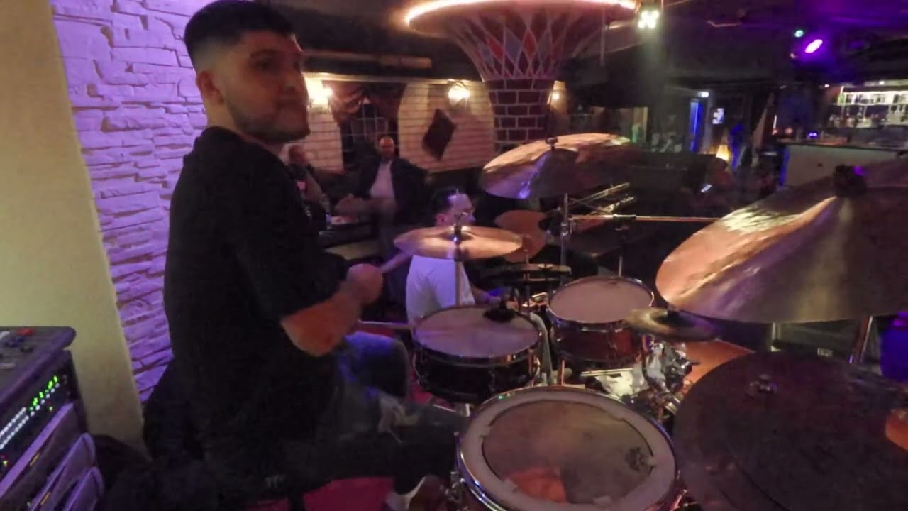 Aliyar Kinik- Oguz Aksac/ zozan- ahlatin basindayim( we will Rock you ) #halay #oğuzaksaç #funky