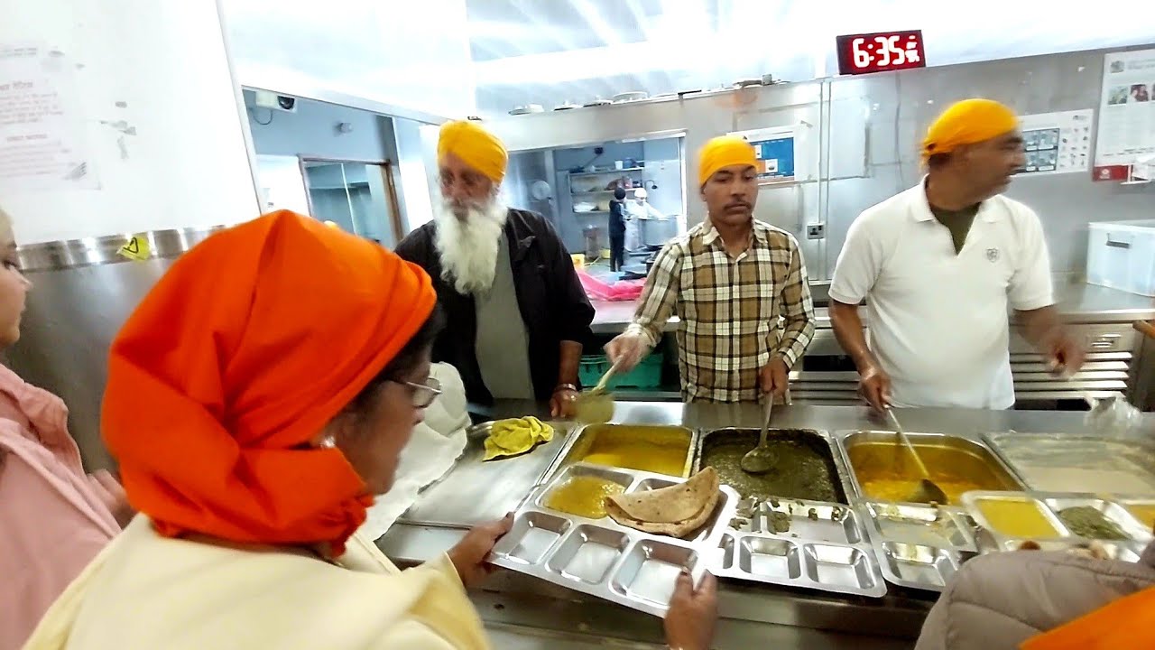 Biggest Sikh Gurdwara in Southall London | Food distribution