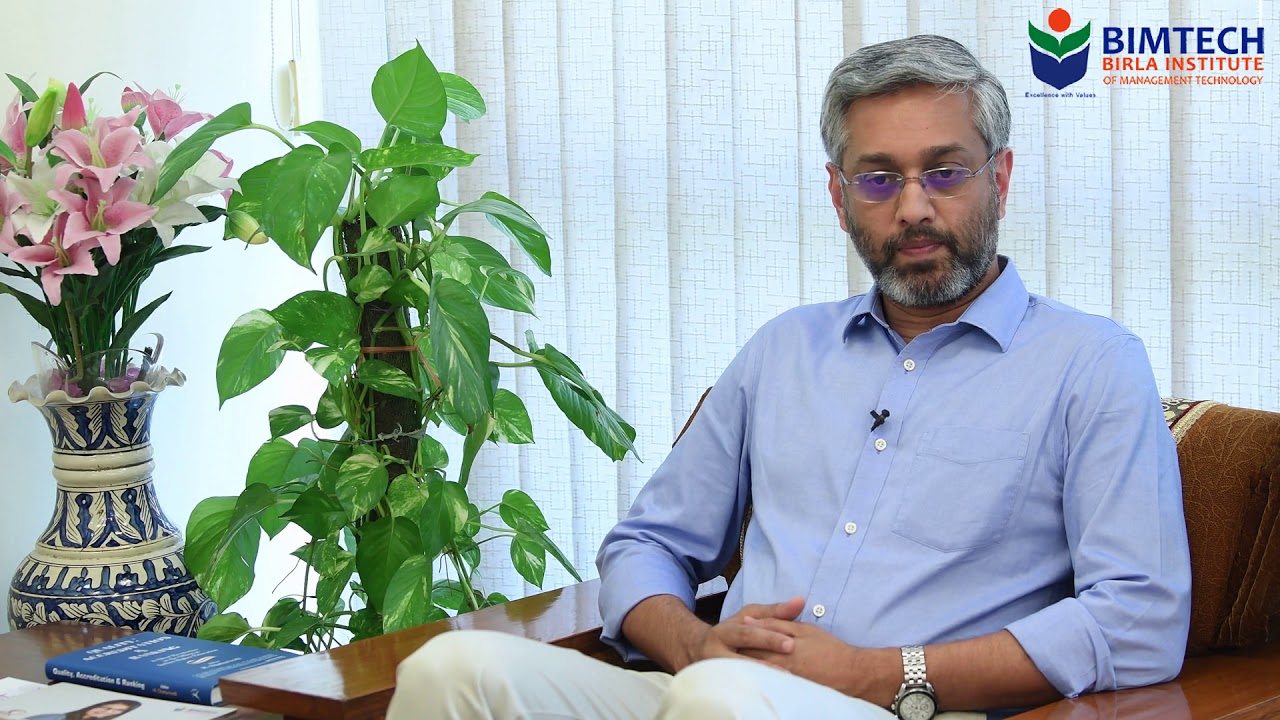 Ramesh Menon, CEO,Future Group India sharing his experience at BIMTECH