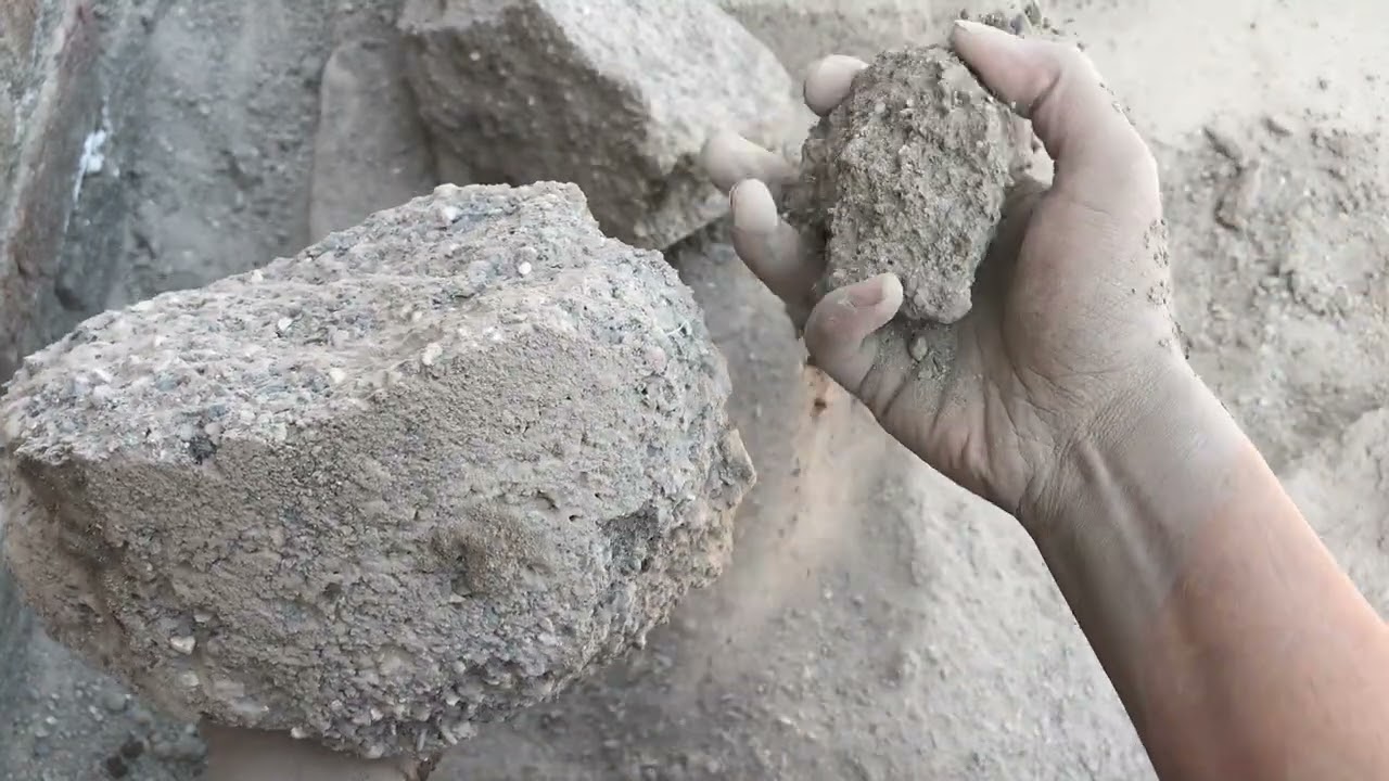 Crumbling video of gritty texture bucket dry floor crumbling || bus ak din wait phir new videos 😊