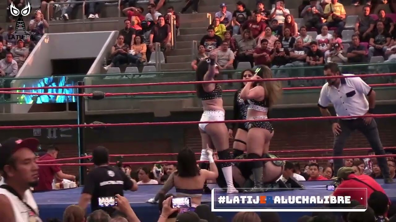 Lady Maravilla, Hiedra y Lolita Vs Lady Shani, Dalys y Sexy Star. AULL-AAA, Sala de armas