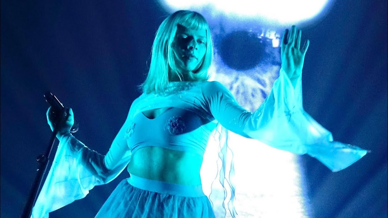 AURORA performs “invisible wounds “ in Berlin 25.09.2024