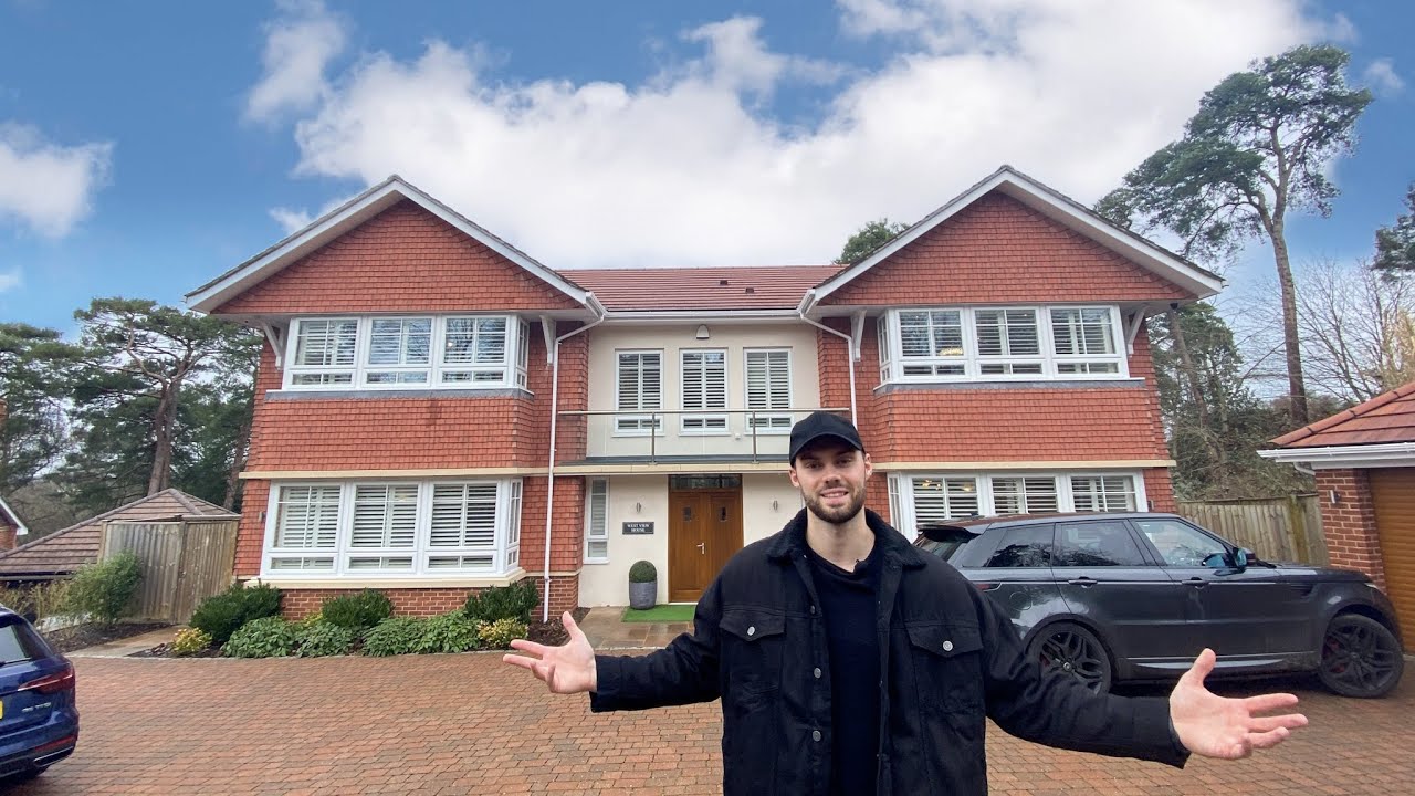 Behind the doors of a £1,700,000 Surrey mansion (full walk through)