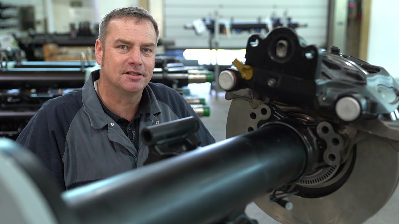 GIGANT service video - Change break disk and calliper on 9 t rigid axle | RU
