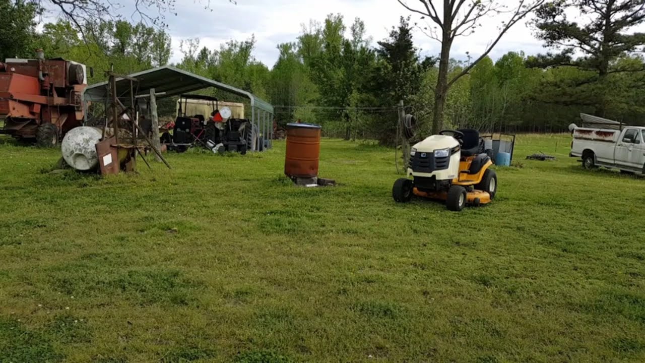 How to replce a drive belt on a Cub Cadet LTX1045