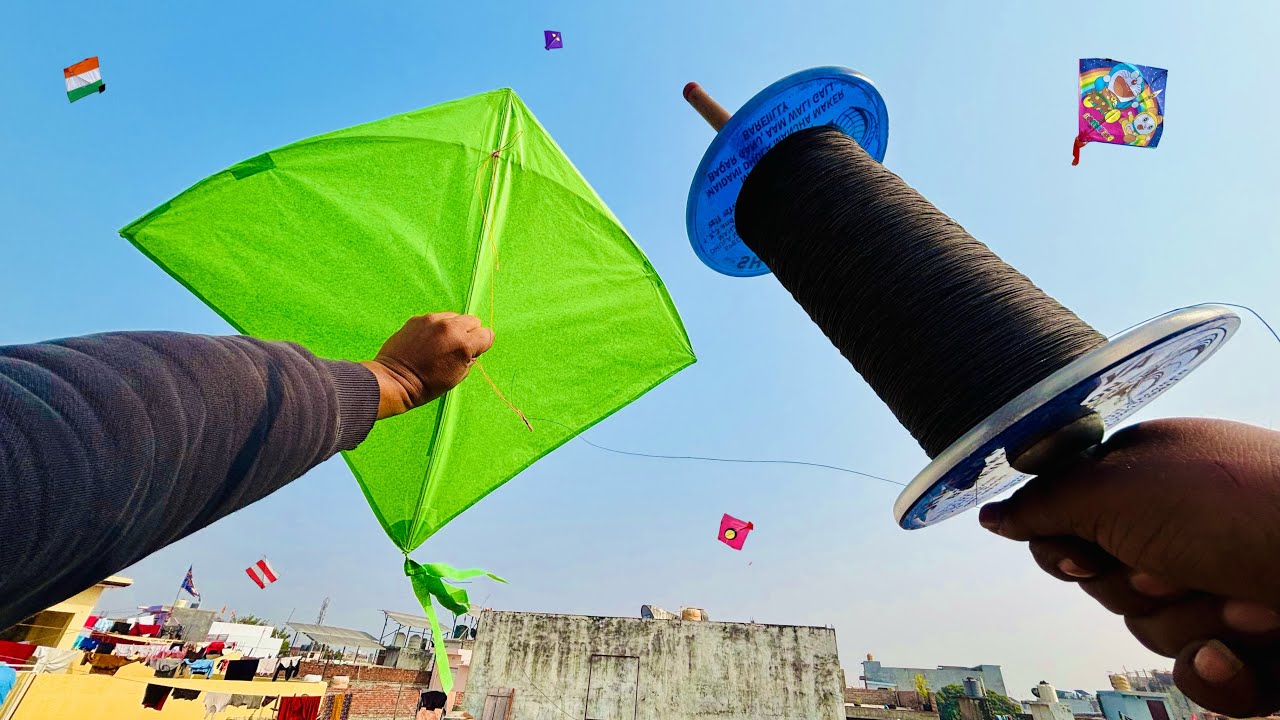New Kites Flying On Sunday | Kite Looting | Kite Cutting | Kite Fight