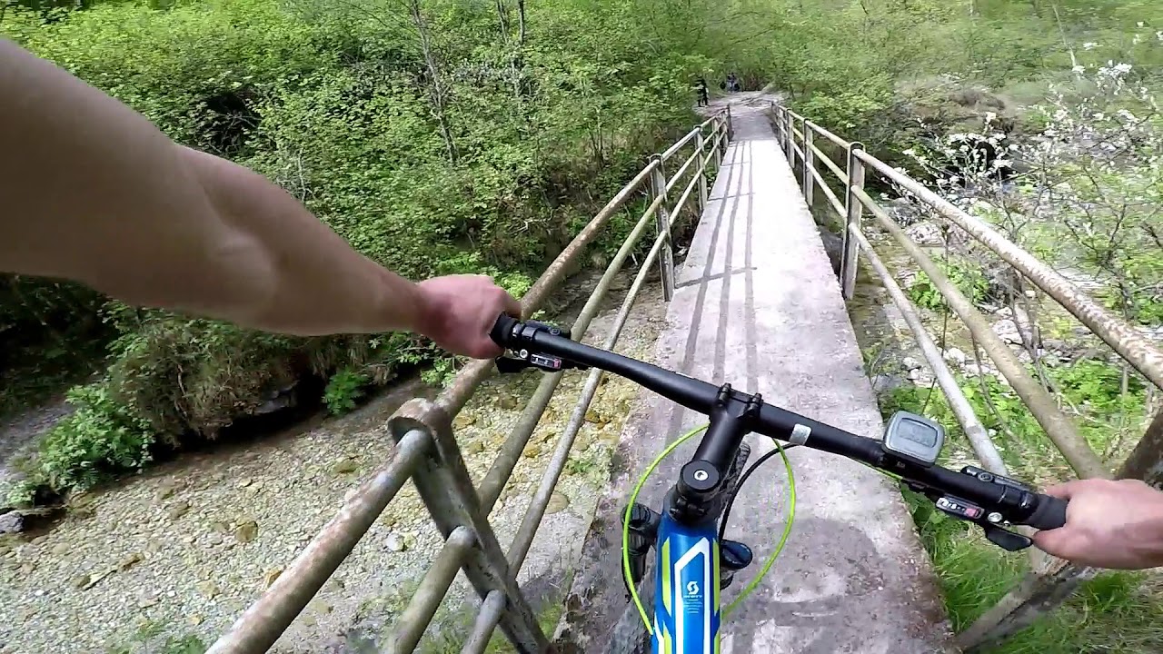 Valvertova, Val Seriana (BG), by bike