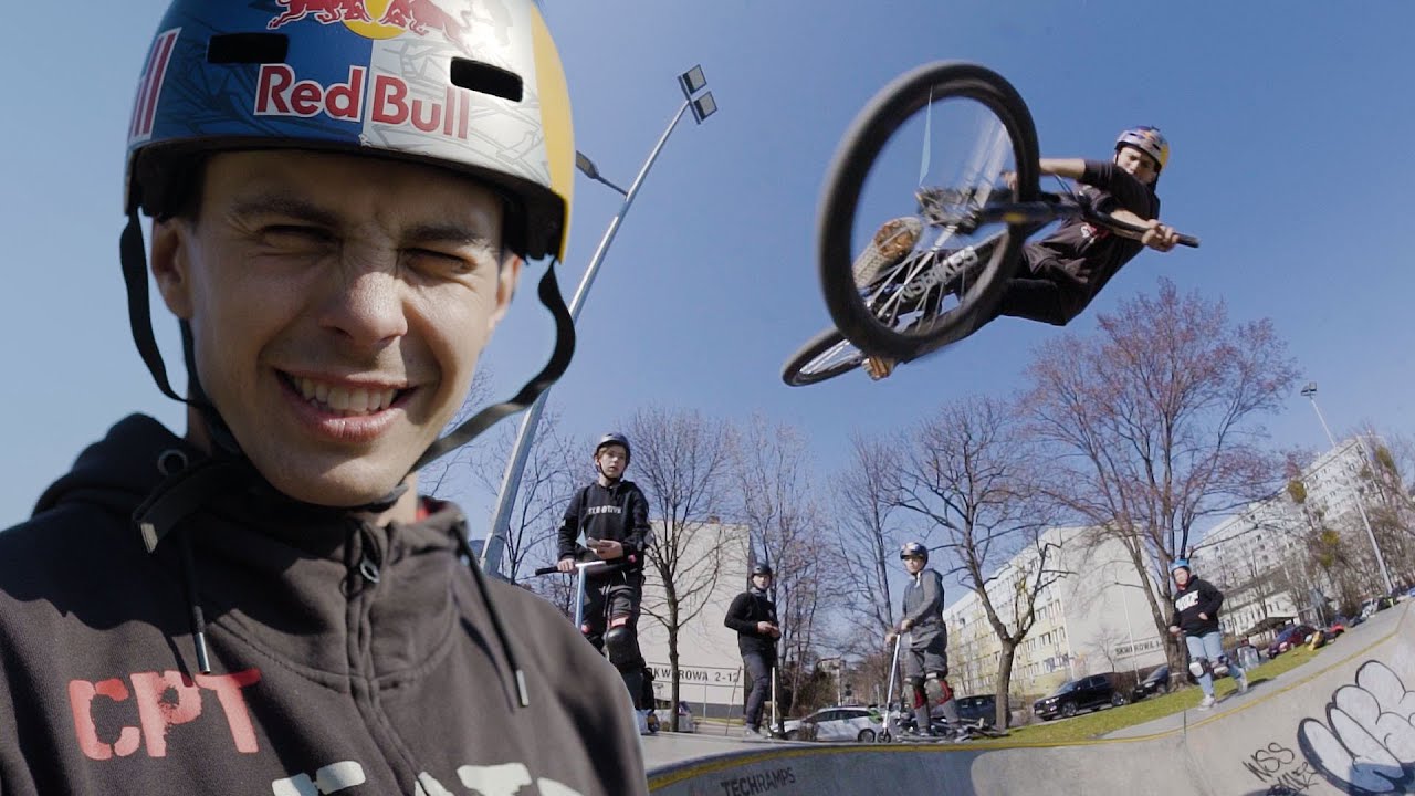 Frontflip z bandy na PUMPTRACKU! | Godziek Brothers