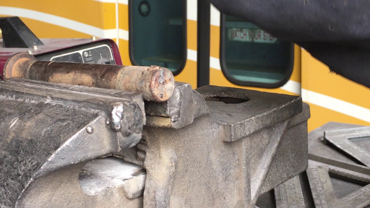 #72 REPLACE VOLVO TRUCK WEAR PLATTE