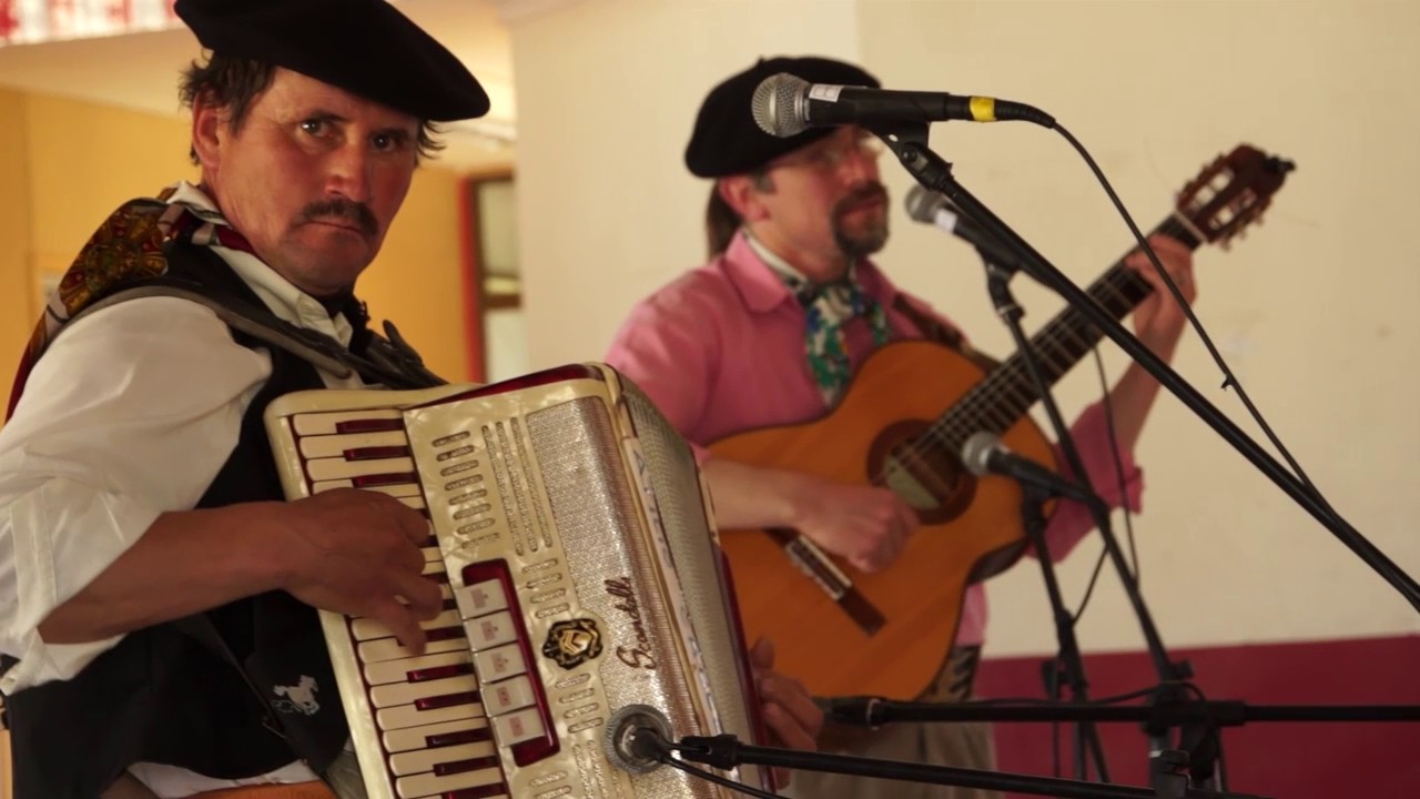 bailando con acordeon  (vals)