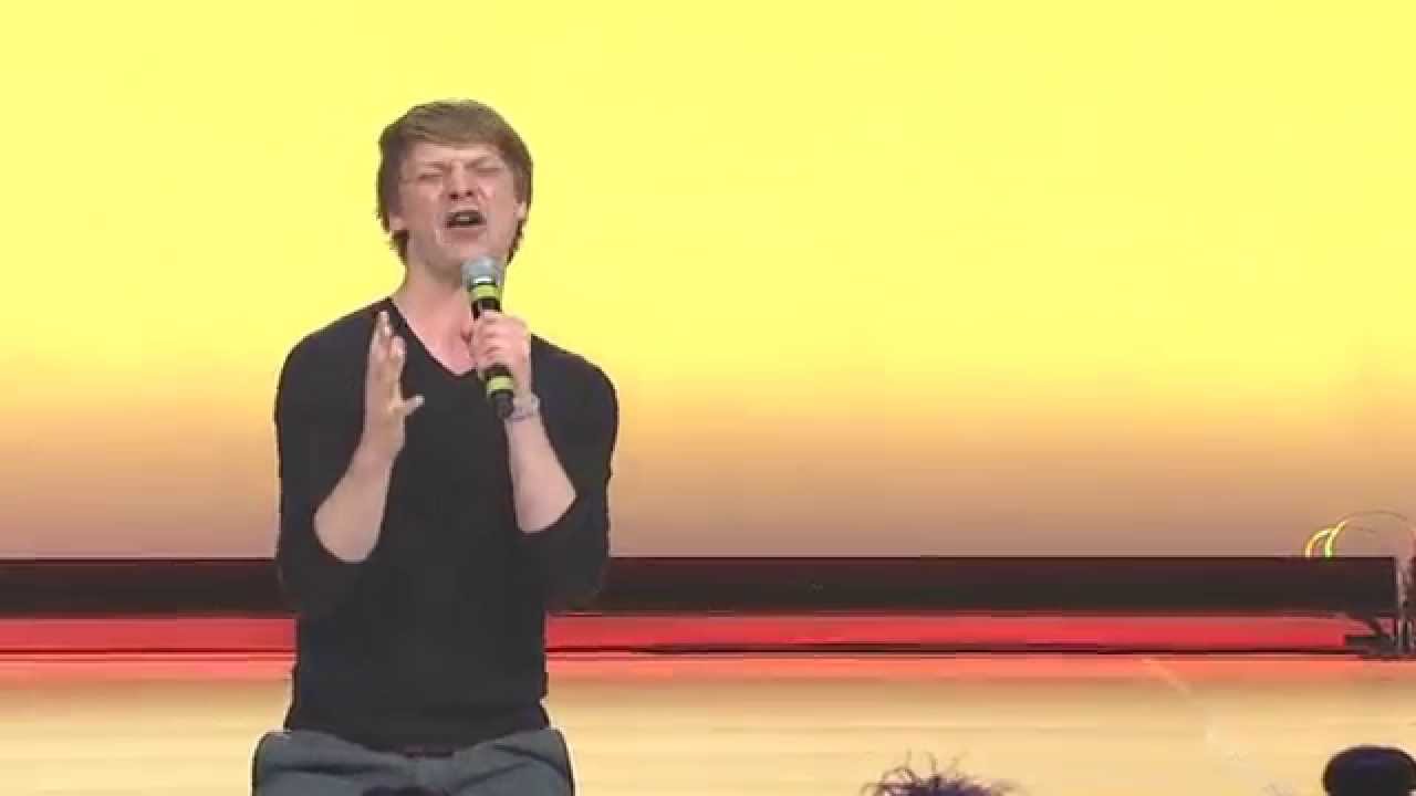 Premiere Lip Sync Battle - Calum Worthy 