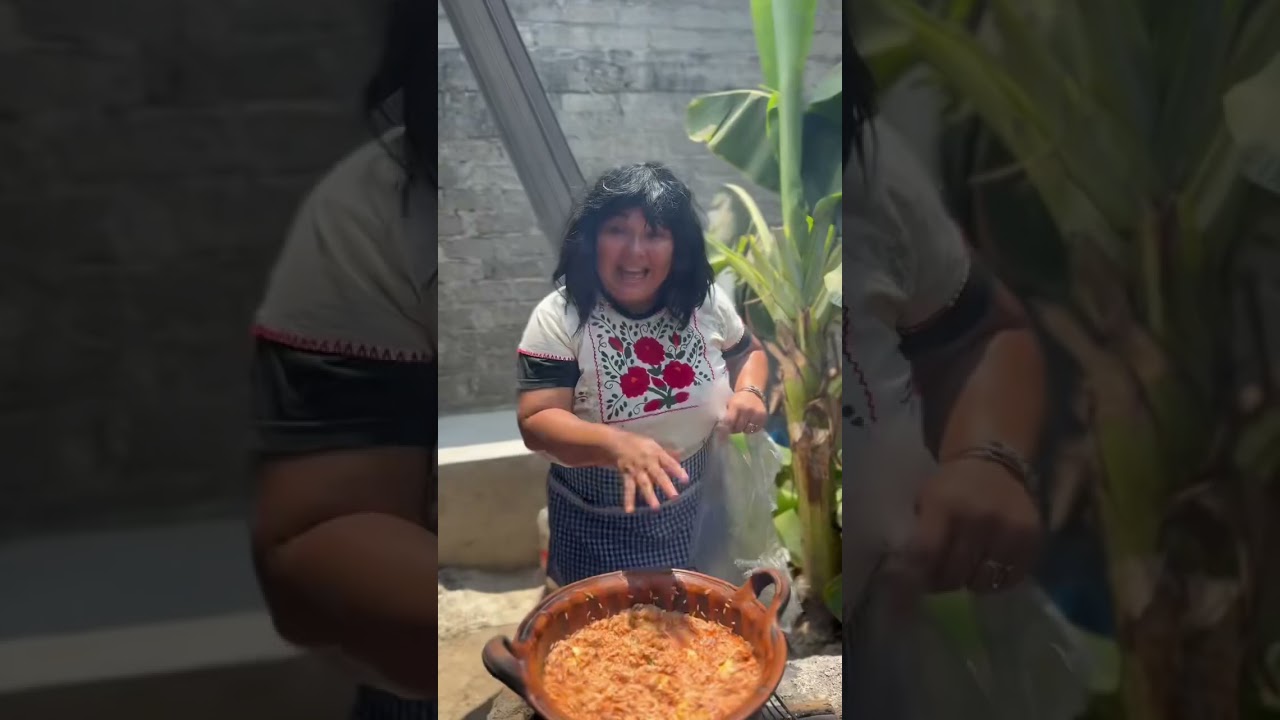 SOPITA DE ARROZ CON POLLO Y HUEVITOS AL VAPOR