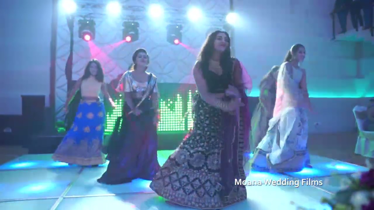 මනමාලි තමයි ලස්සනටම නටන්නෙ... | Wedding Surprise Dance