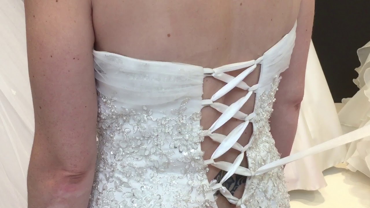 Réaliser un beau laçage de robe de mariée