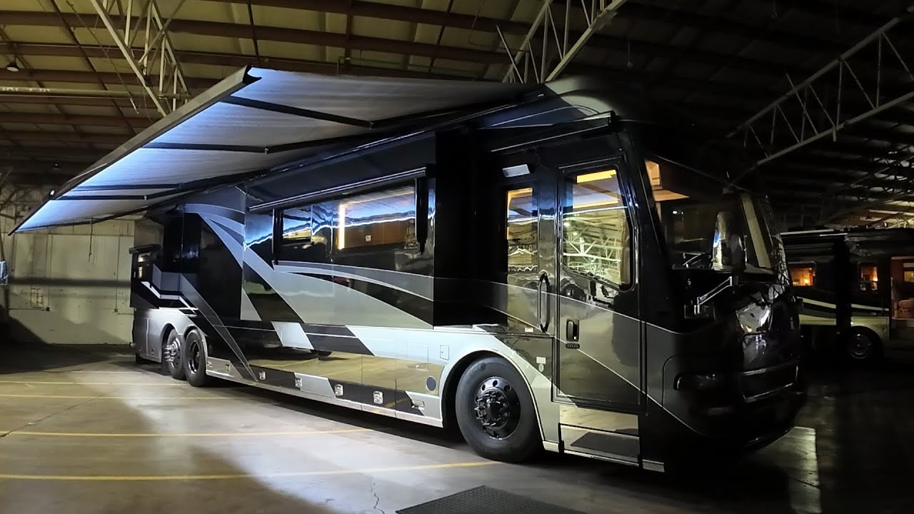 1 of 4 Country Coach Affinity with Bunk Beds!