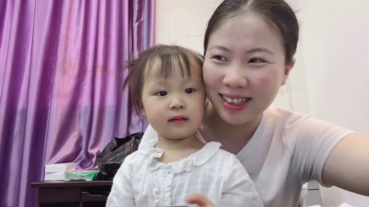 圆子和小川已经回到成都，嘉曦要看幺爸幺妈，赶地铁爸爸飞奔来接#萌娃日常 #人类幼崽成长记 #骗你生女儿