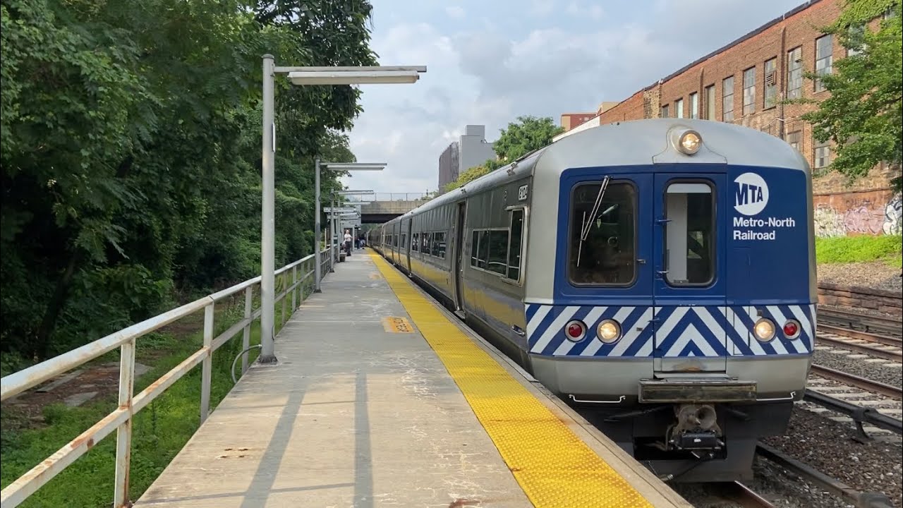 MTA Metro North RailRoad: Harlem Line and New Haven Line Trains @ Williamsbridge (M3A, M7A, M8)
