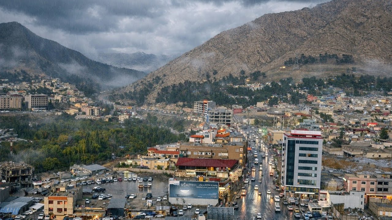 دهوك - جولة اليوم في شوارعها تحت الغيوم والأمطار | أجواء هادئة ومريحة. Duhok Streets Under Clouds.. 