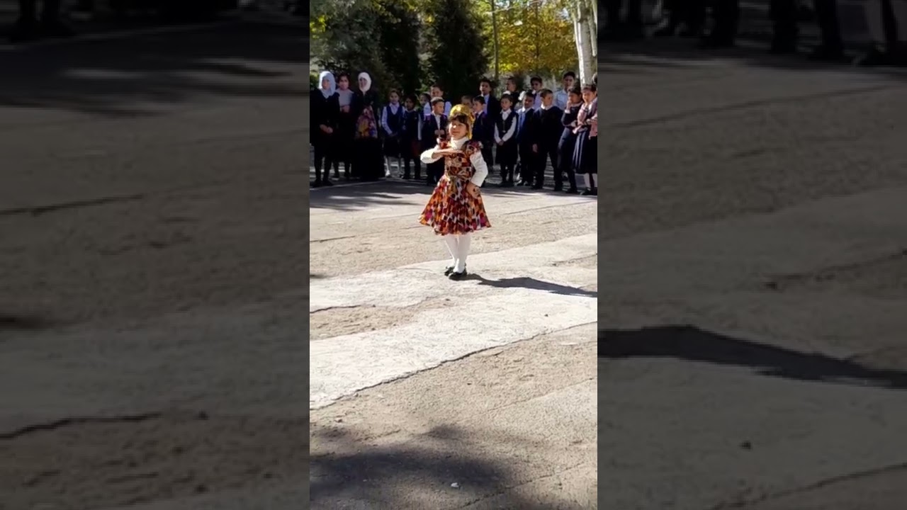Parkent tumani 10 maktabi Oʻqituvchilar kuni uchun bagʻishlagan tadbiri.
