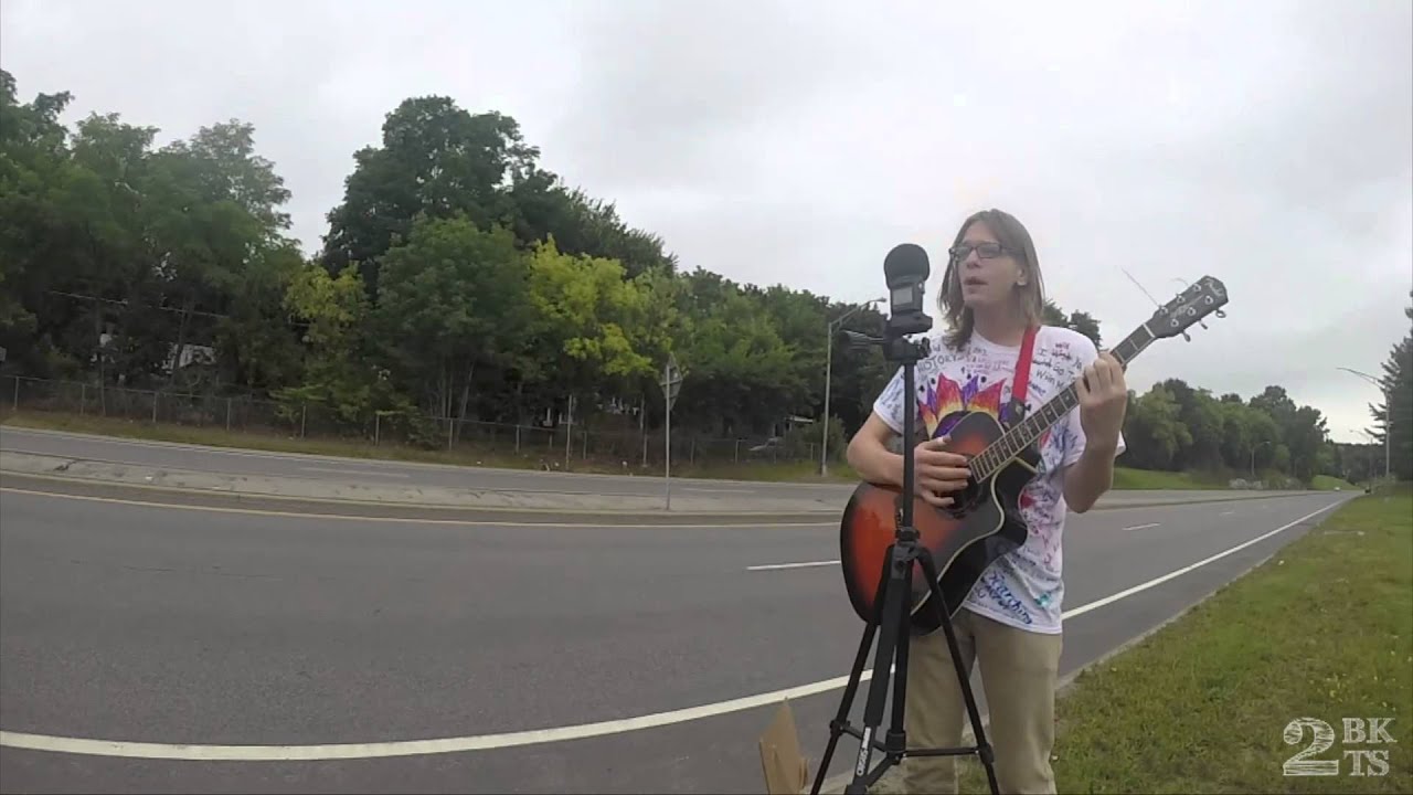Will Wojenski - King of the road // 2 BUCKETS Street Channel