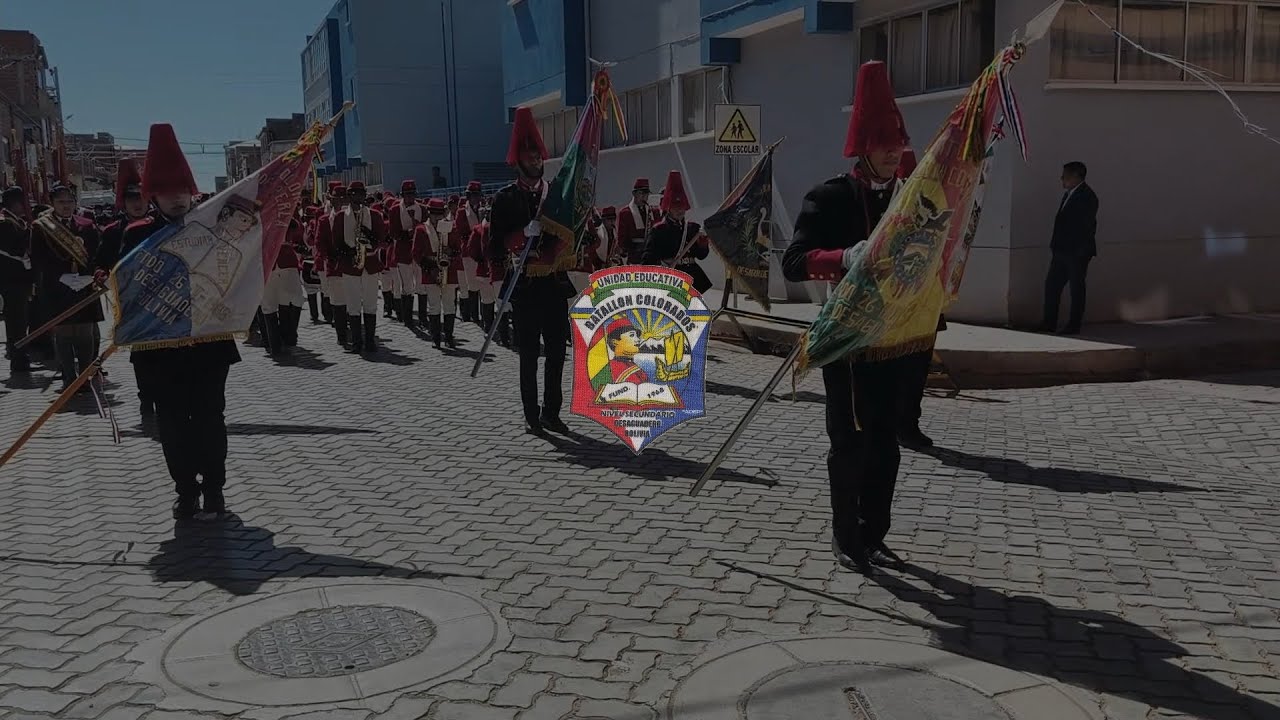 Desfile 16 de julio Desaguadero TÉCNICO HUMANÍSTICO BATALLON COLORADOS