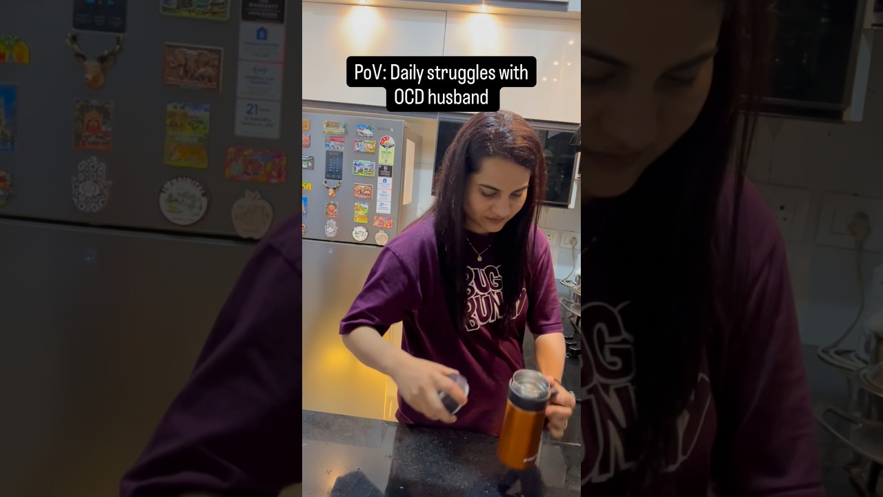 🥴 Fight : Husband vs Wife 🫣 #fighting #husbandwife #ocd #familydrama #viral