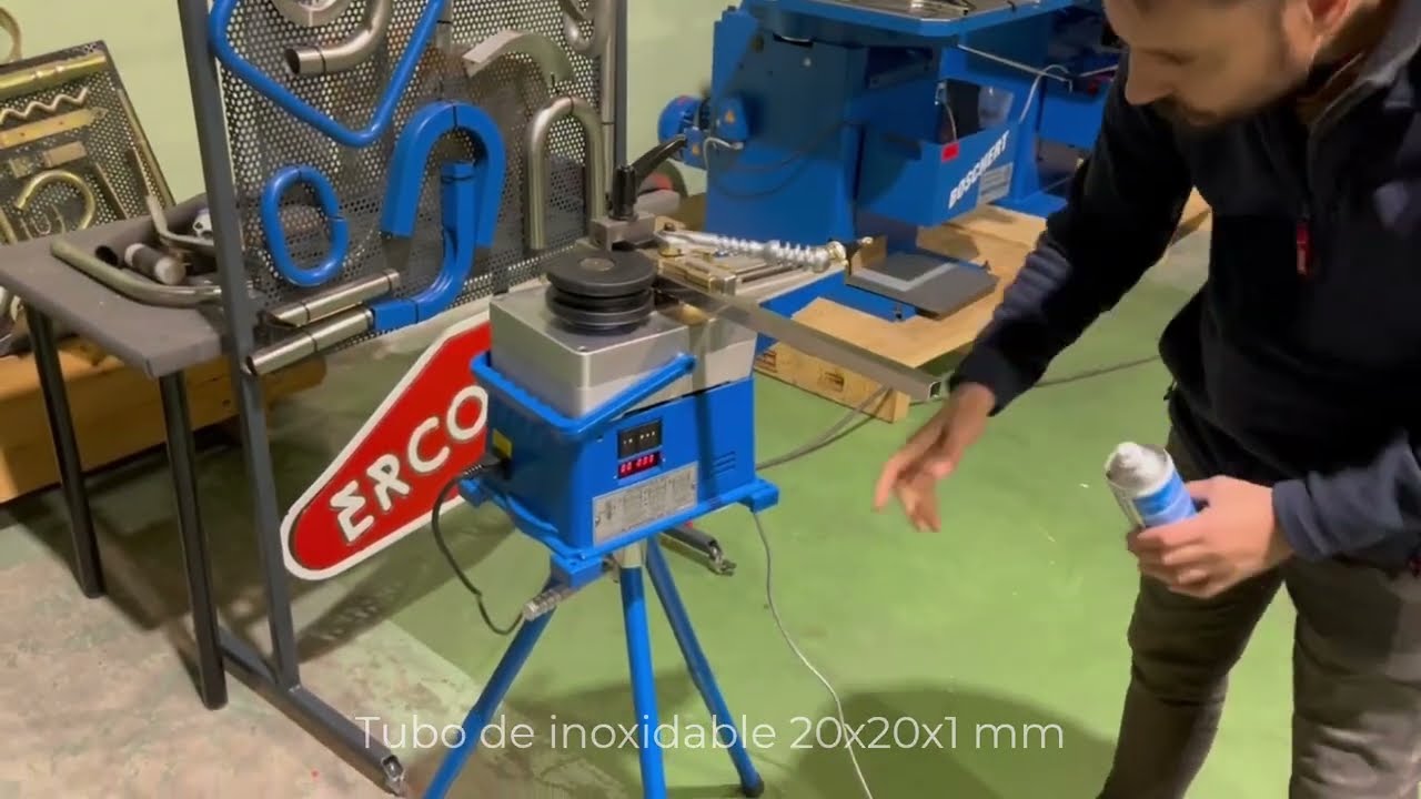 MD070 Curvado de tubo cuadrado