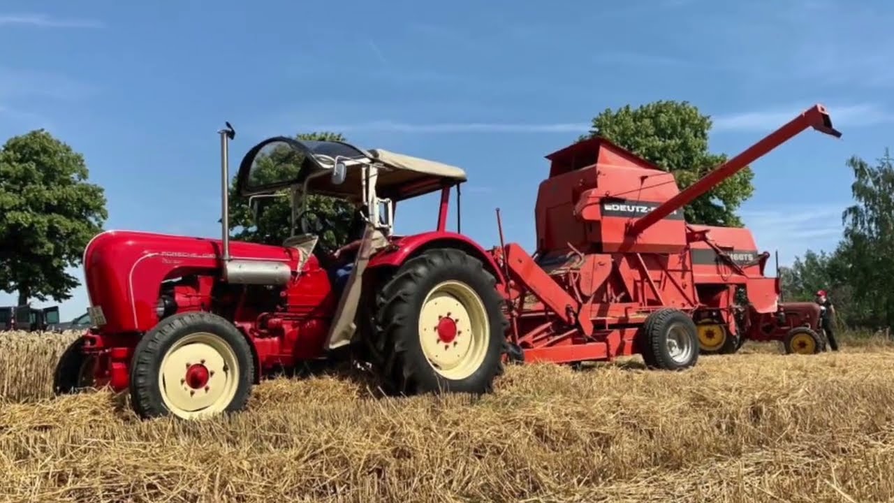 Historische Getreideernte mit Porsche-Diesel Traktoren