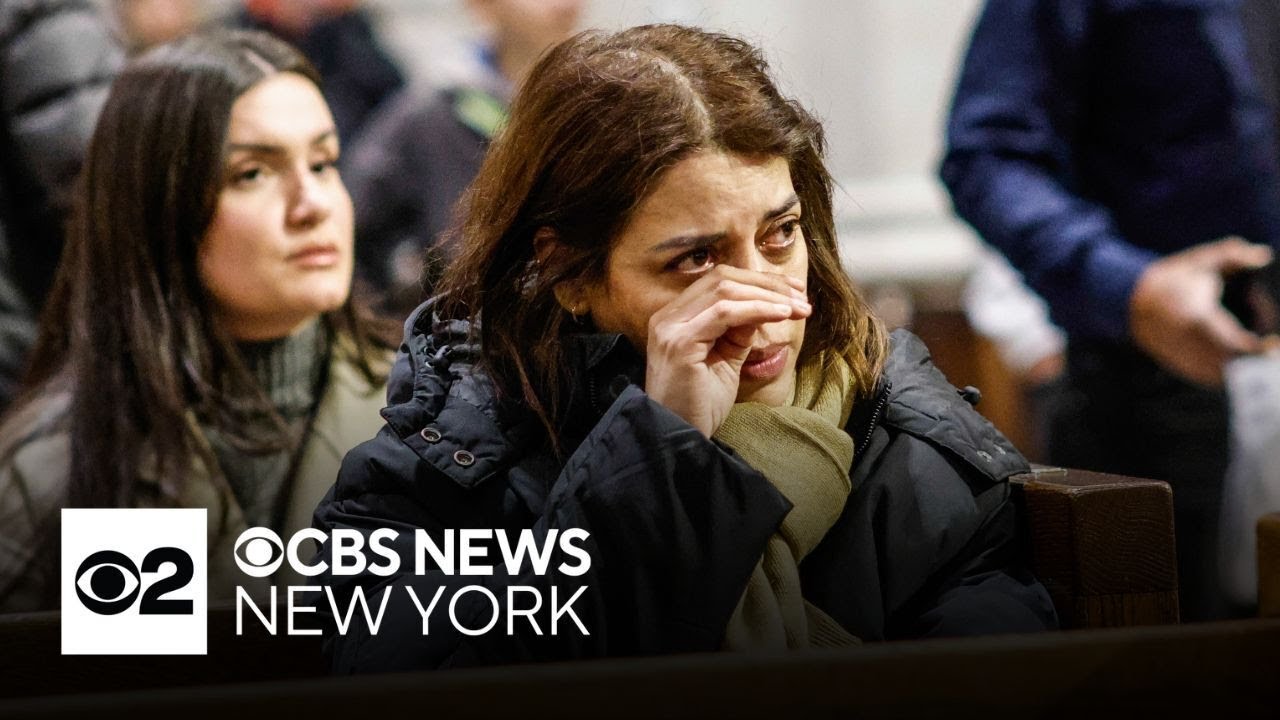 Mourners flock to St. Patrick's Cathedral after death of Pope Francis