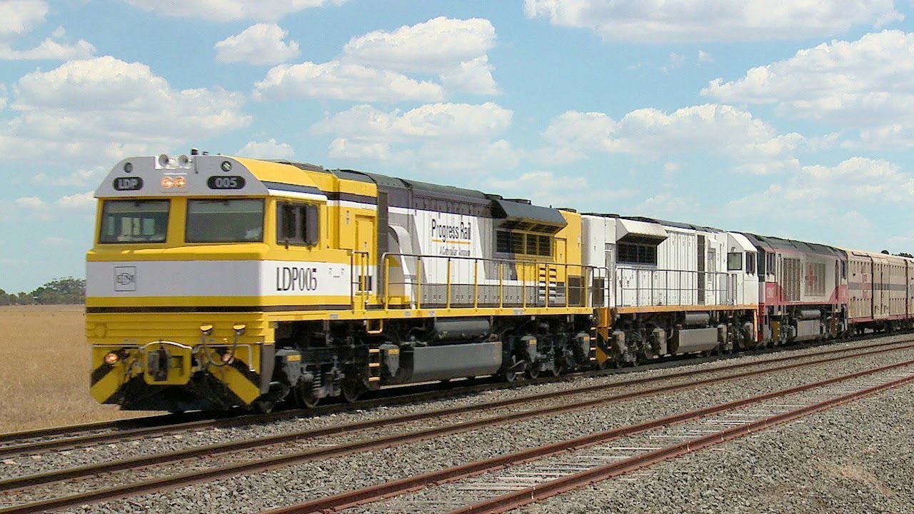 Progress Rail LDP005 Leads SCT Freight Train (28/1/2018) - PoathTV Australian Railways