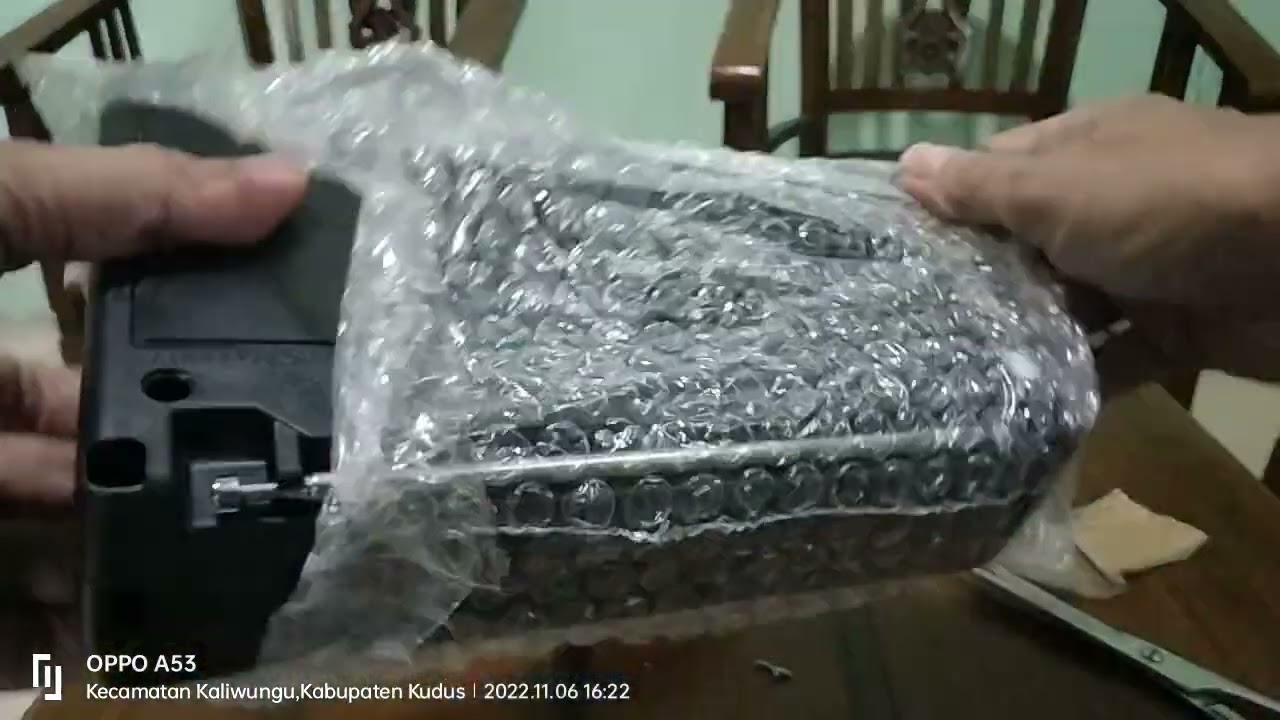 Beli radio jadul buat ibuku,beli dari shopee online.