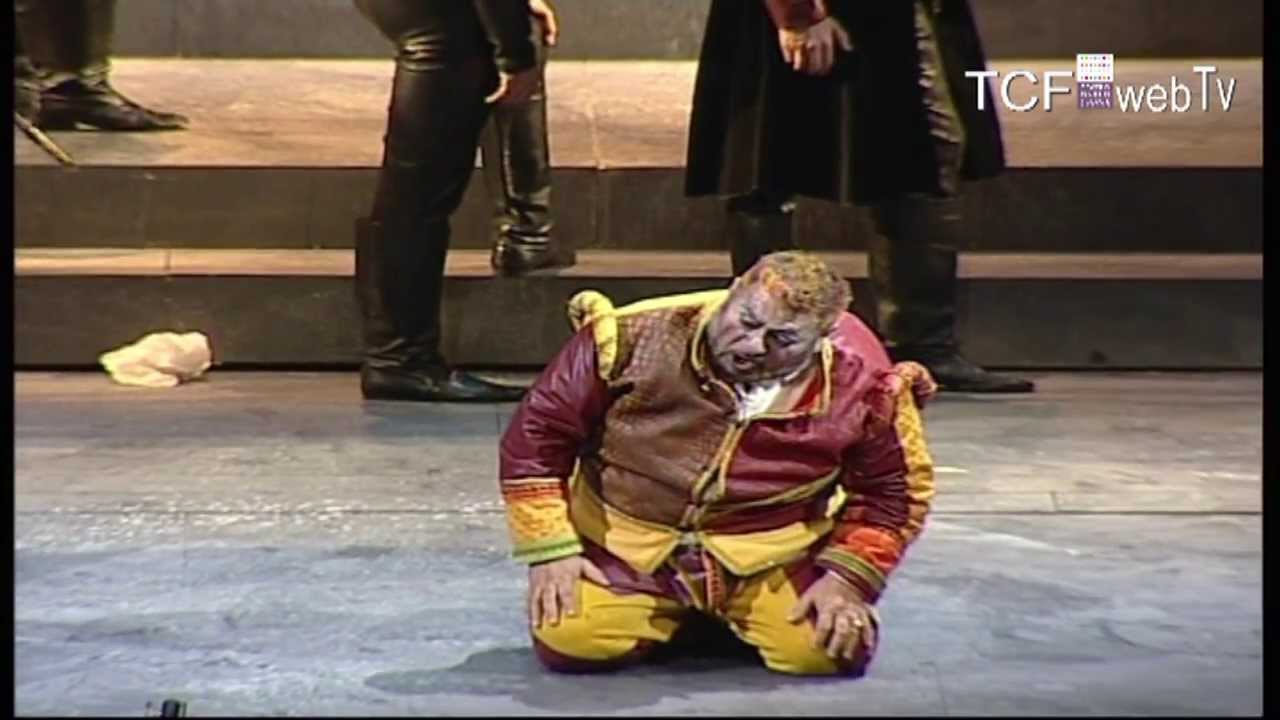 Intervista - Carlos Almaguer - Rigoletto al Teatro Carlo Felice di Genova 13 Novembre 2013