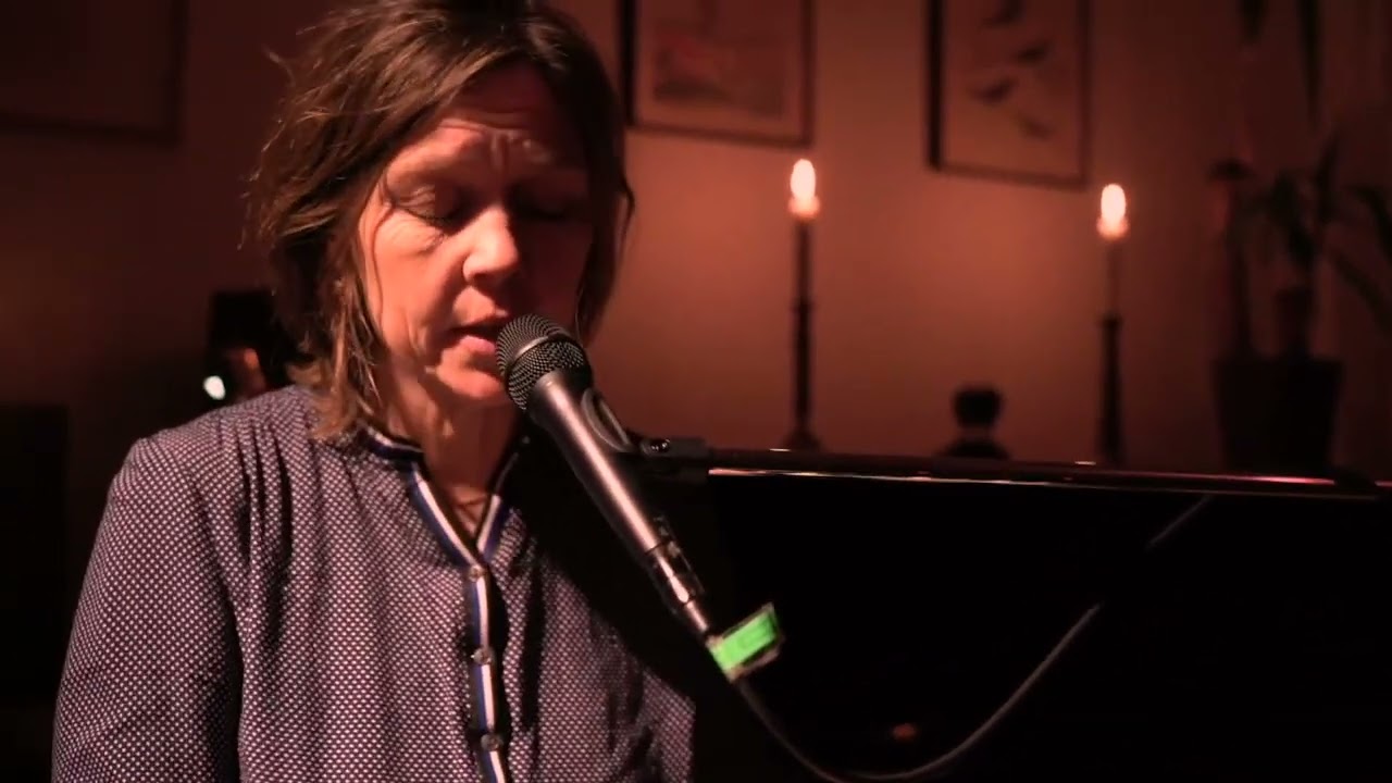 Sing for the hurt in the hearts of all people - Janne Mark