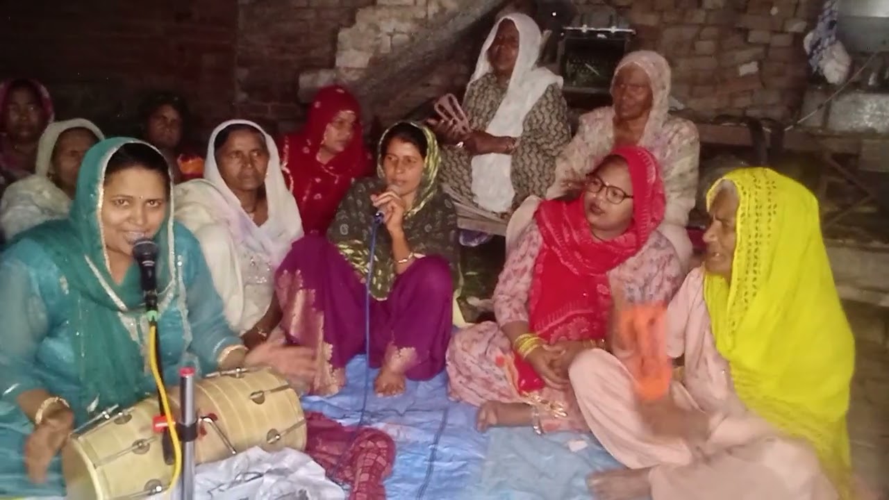 सो गई थी मैं थाई कोनावती मरोड़ में सुबह सुबह करोगे रे घूंघटकी ओट में