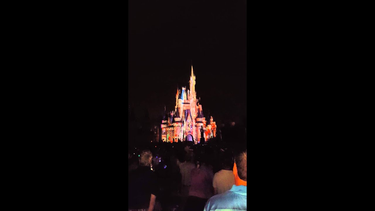 Mickeys Very Merry Christmas Party Light Show 11/8/15