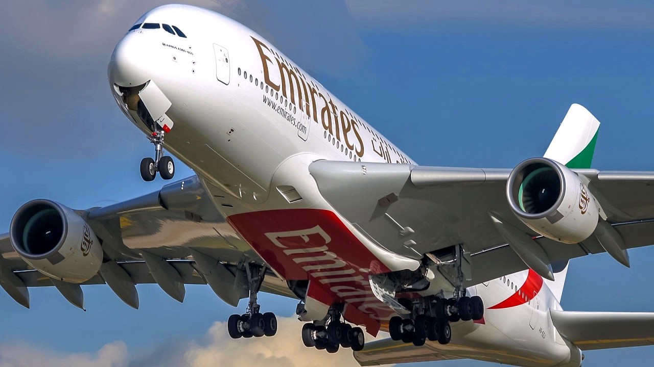 RUSH HOUR !  Paris CDG Plane Spotting 🇫🇷 Very close up watching airplane, Busy heavy traffic (2026)