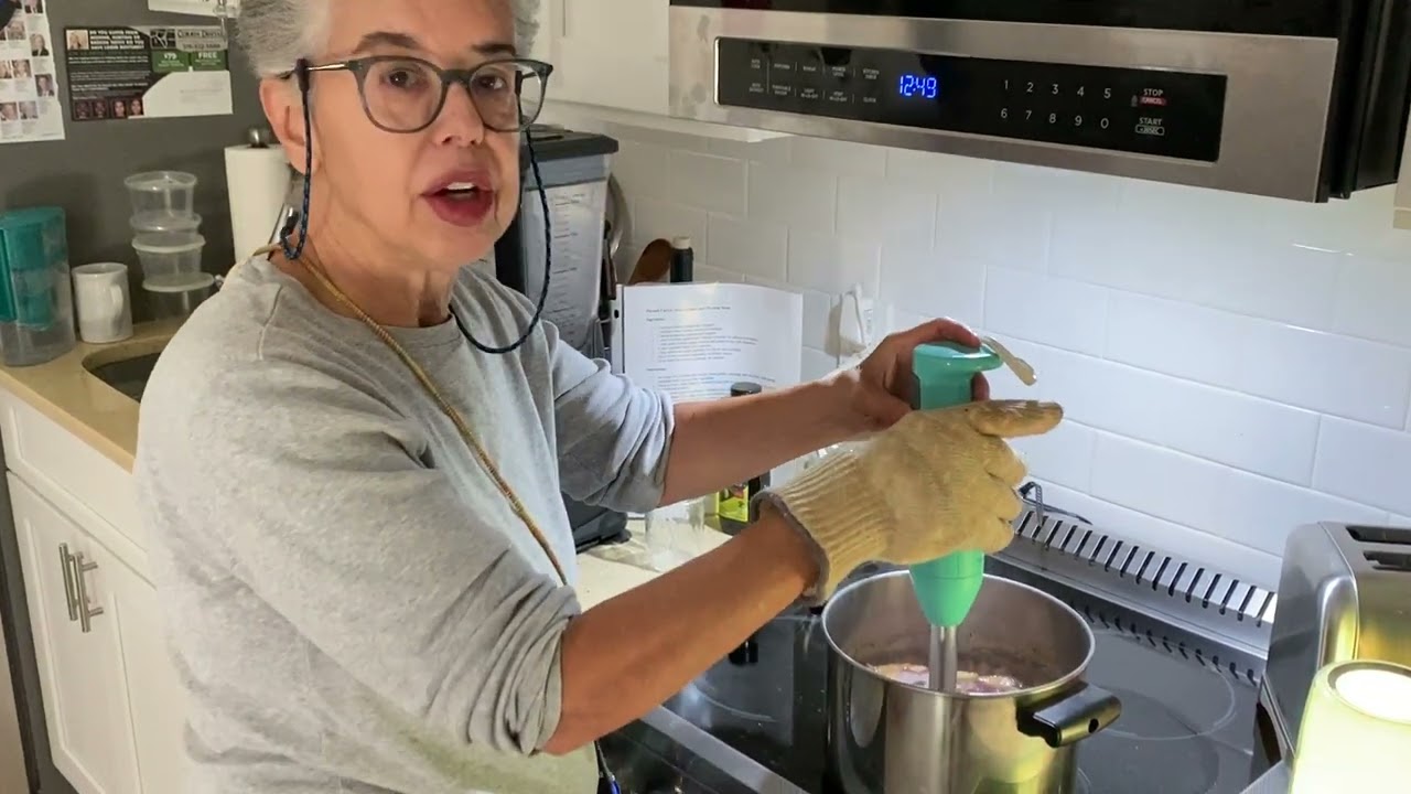 Simmering Soup/Immersion Blender