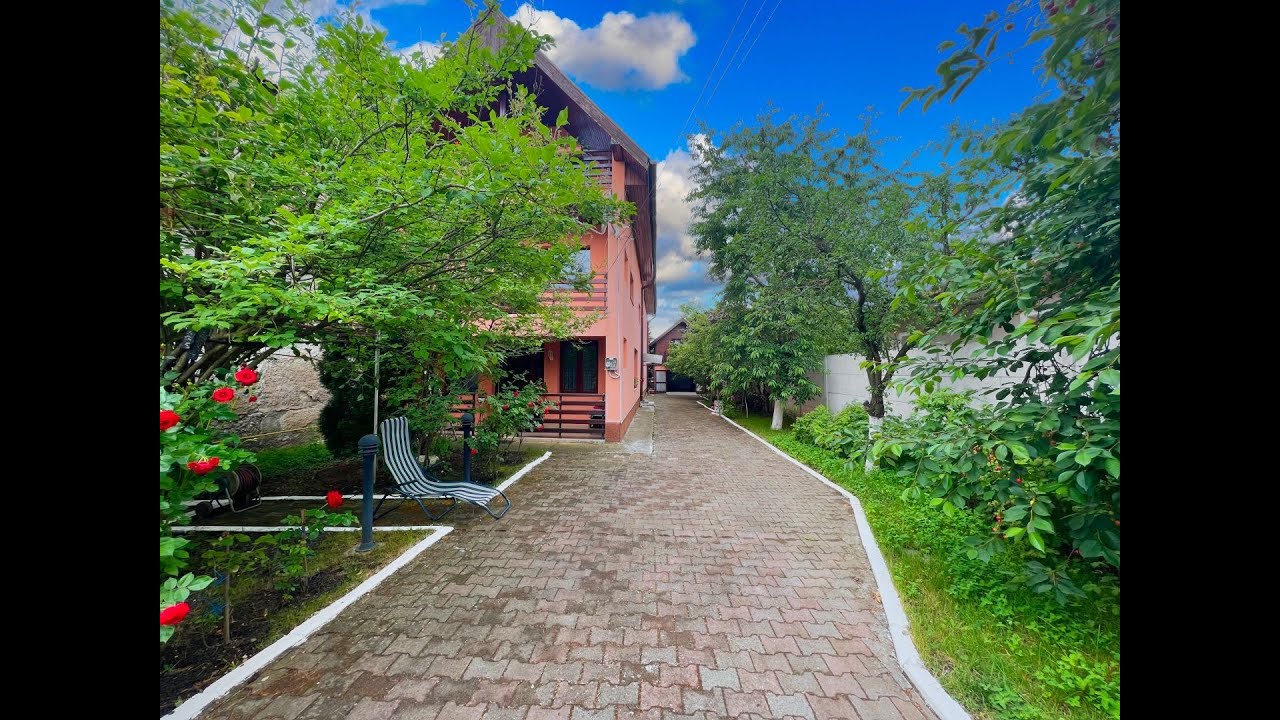 Casa de vanzare cu teren 500 mp si garaj in Brasov