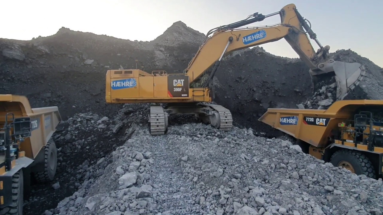 Cat 390F L efficiency loading 772 G's! Pure engine sound! Outside and incab view!