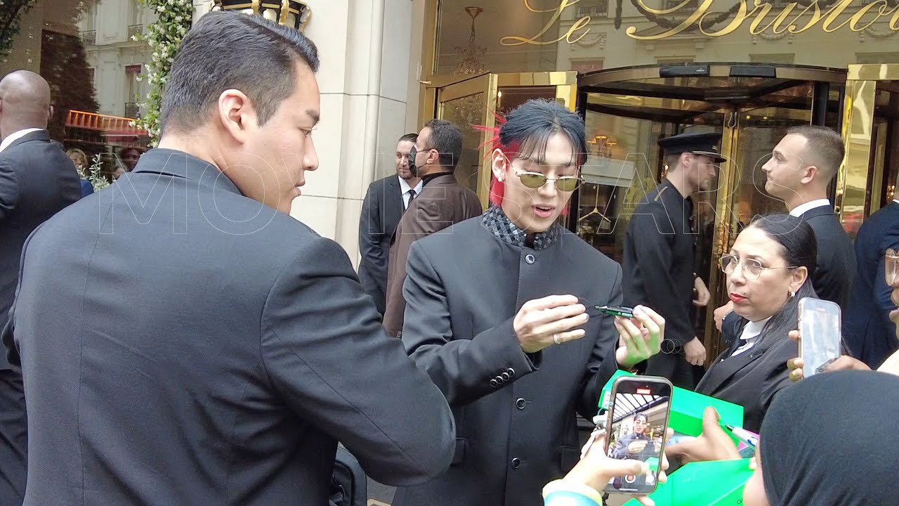 BamBam GOT7 뱀뱀   Louis Vuitton Menswear SS25 fashion show in Paris   2024