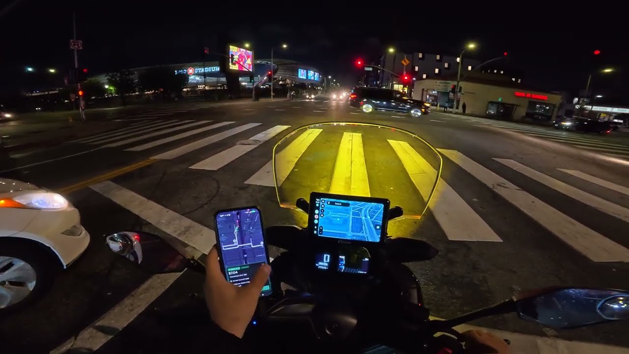 Night Owl Food Deliveries - RAW POV Vlog on Yamaha XMAX 300