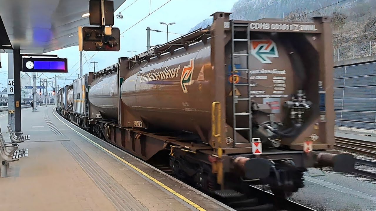 Feldkirch: Güterzug bei der Durchfahrt & Heute.Für Morgen.Für uns am Railjet➡️Wien