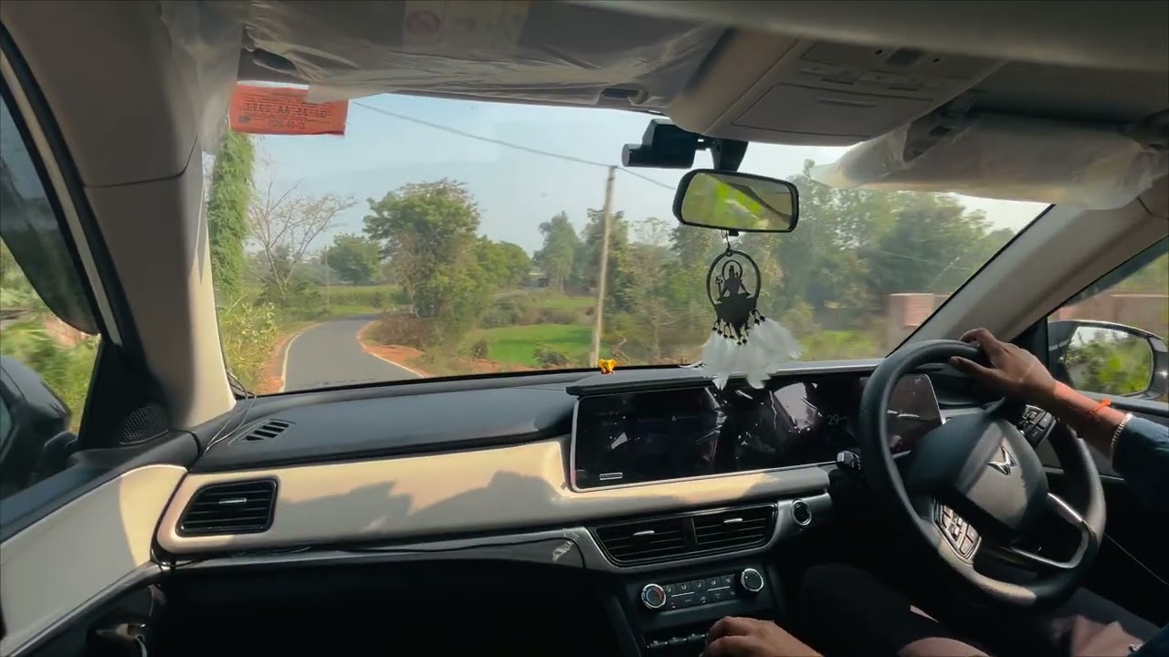 VILLAGE NARROW ROAD DRIVING