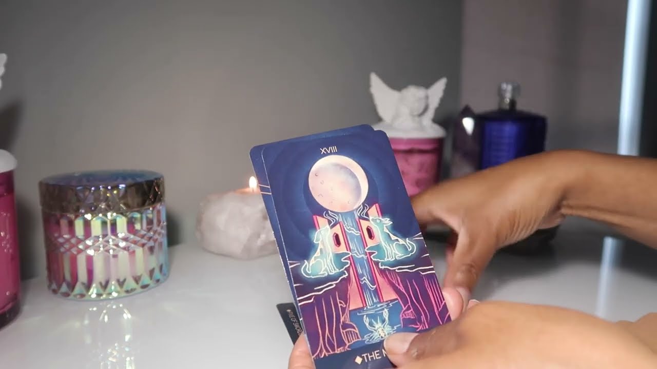 CANCER💗SOMEONES BEEN SECRETLY STUDYING U FROM AFAR-SOMETHING ABOUT THEIR LIFE THAT KEEPS THEM HIDDEN